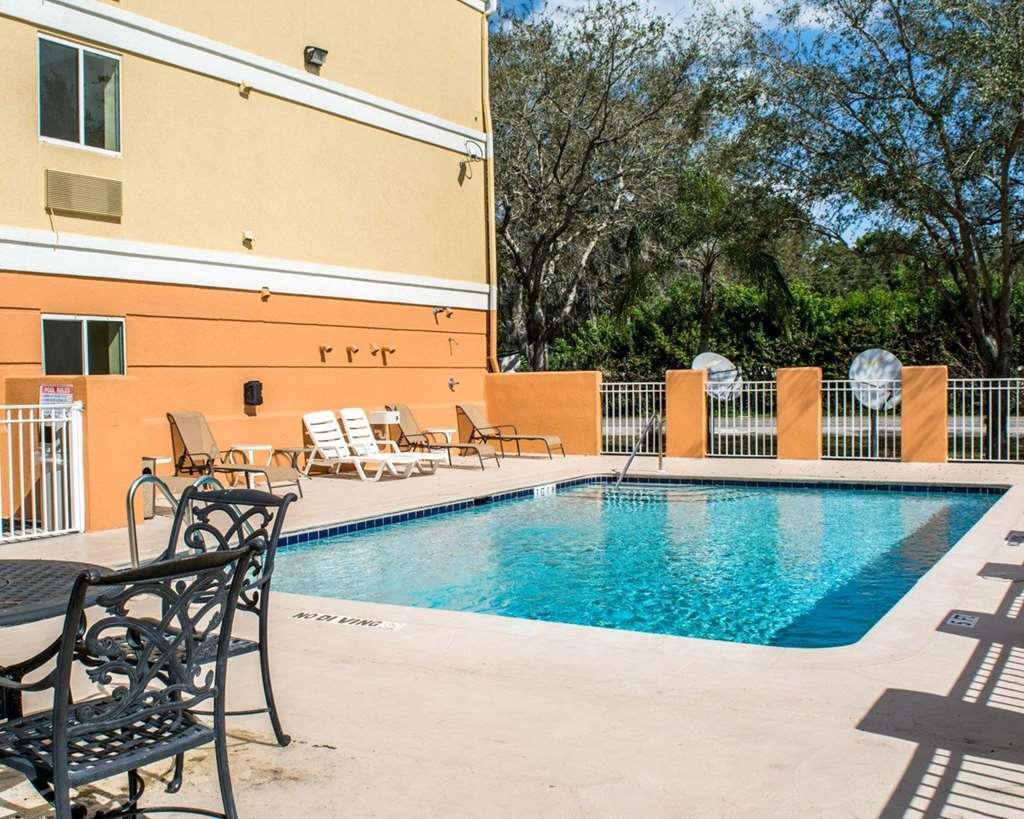 Comfort Inn Fort Myers Northeast Udogodnienia zdjęcie