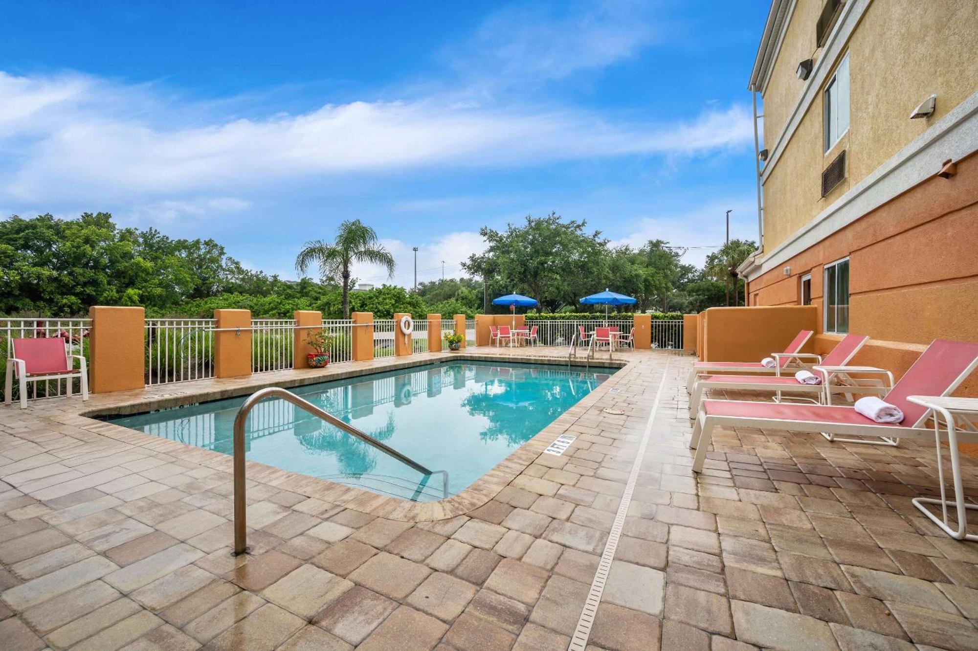 Comfort Inn Fort Myers Northeast Zewnętrze zdjęcie