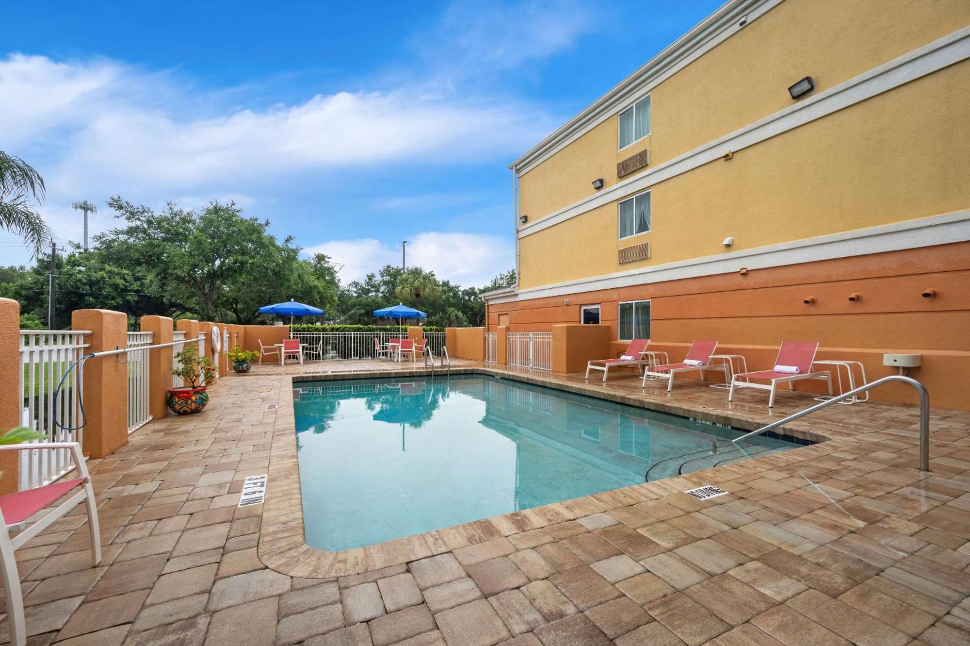 Comfort Inn Fort Myers Northeast Zewnętrze zdjęcie