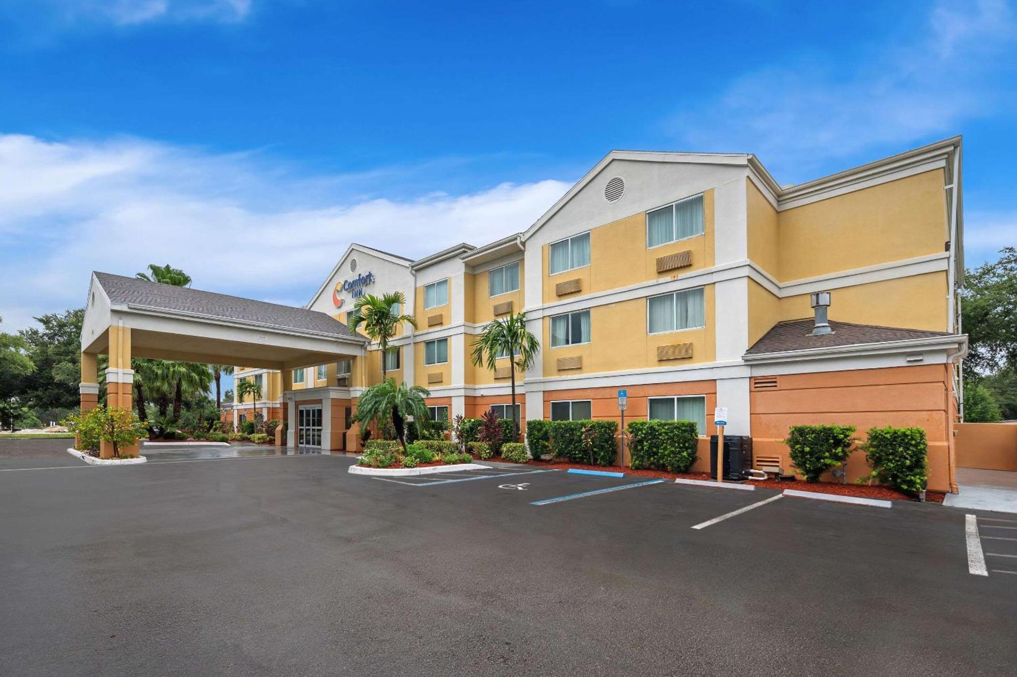 Comfort Inn Fort Myers Northeast Zewnętrze zdjęcie
